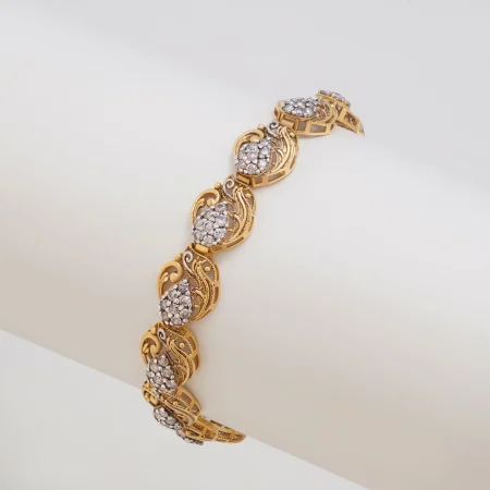 Eloria Crest Bracelet
