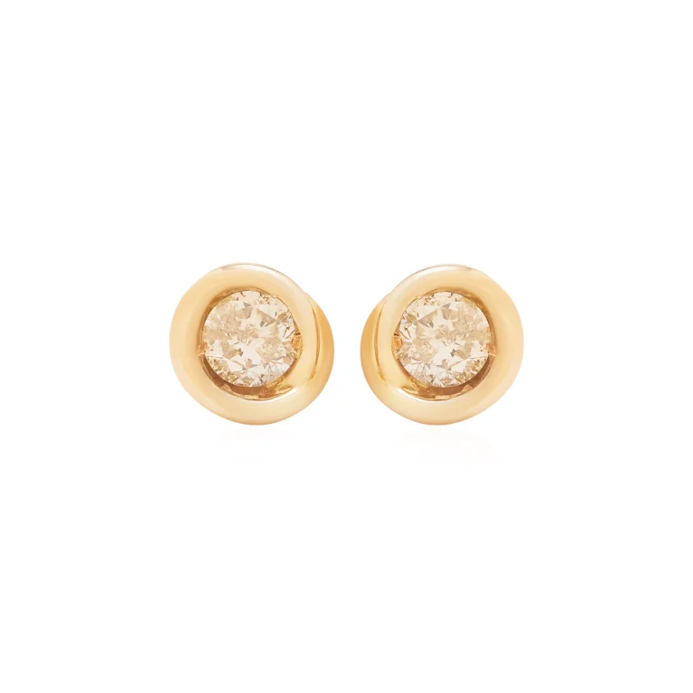 Nuvéra Studs