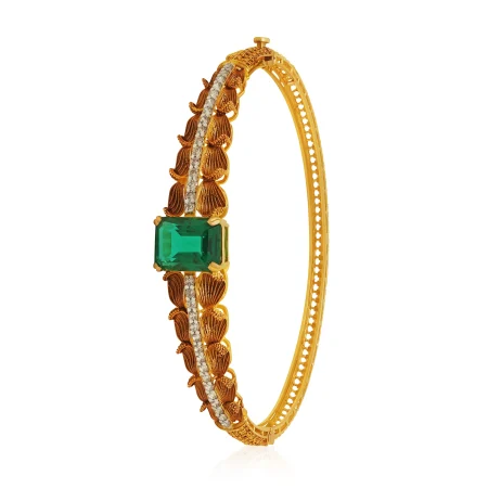 Emerelle Crest Kara